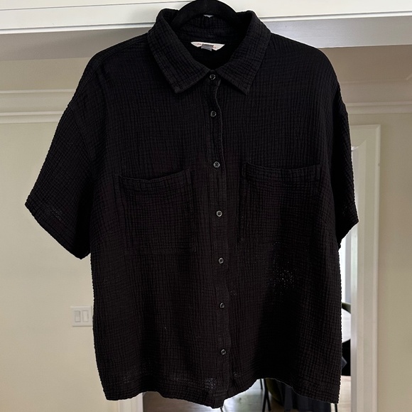 Joe Fresh Black Crinkle Pattern Short Sleeve Button-Up Top - Size 1X - Picture 1 of 8